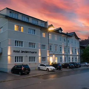 3* מלון Jedermann Boutiquehotel Mit Stadtgarten